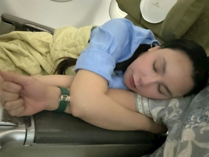 Doanh nhân Công Thành và Hồ Quỳnh Hương hẹn hò sau thời gian dài làm bạn bè, đối tác.