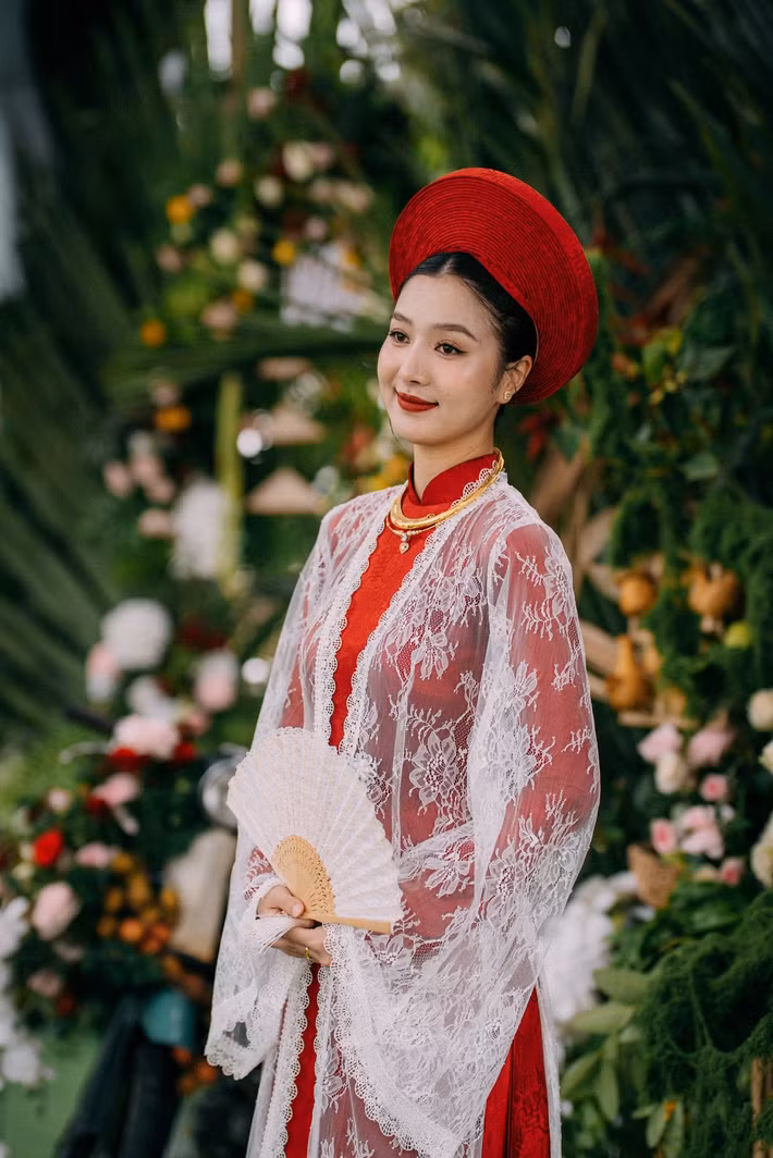 Tuệ Như và Hồ Quang Hiếu tổ chức lễ ăn hỏi vào năm 2023 sau khi đăng ký kết hôn.