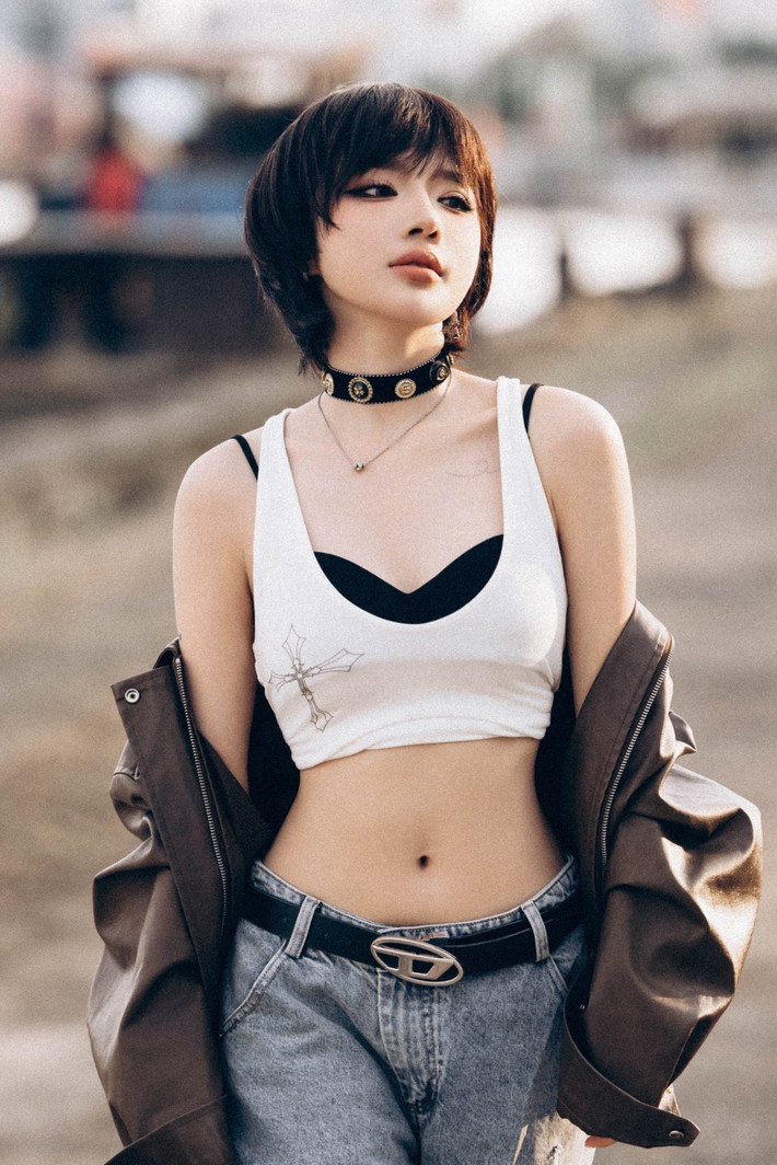 Sau khi cắt tóc ngắn, LyLy mang đến diện mạo hoàn toàn mới, trẻ trung và cá tính hơn. Ảnh: FB LyLy.