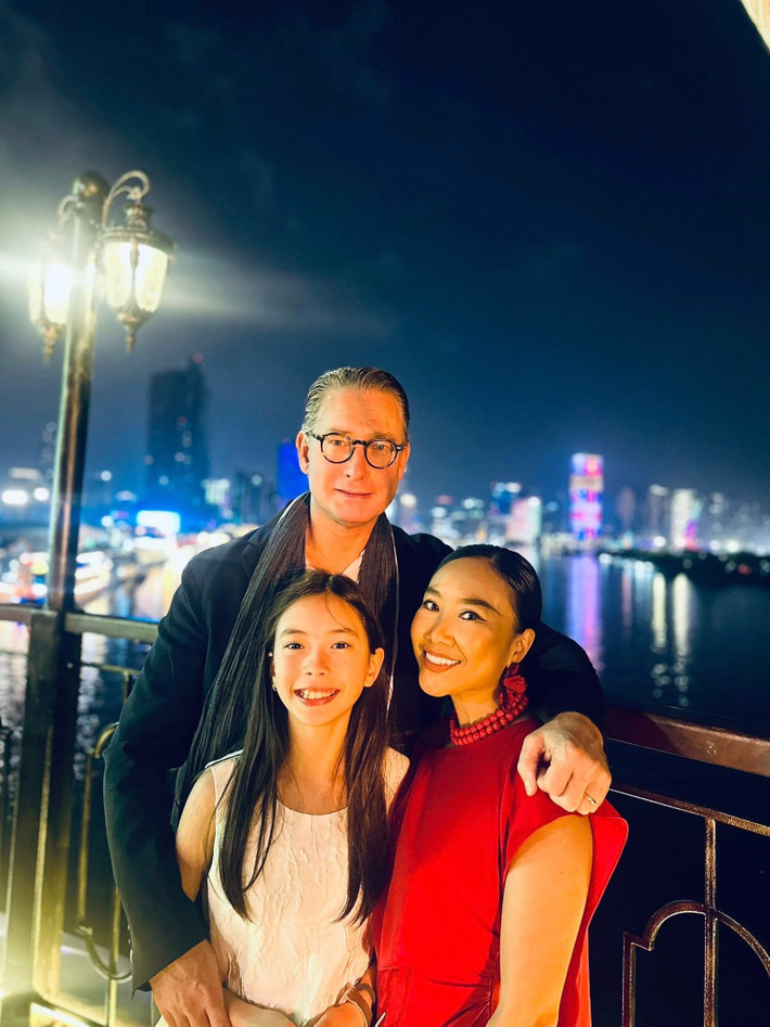 Đoan Trang kết hôn với doanh nhân người Thụy Điển - Johan Wicklund vào năm 2012. Vợ chồng cô có con gái Sol vào năm 2014.