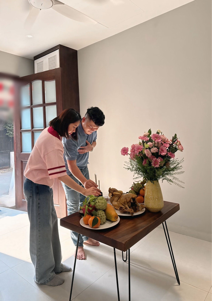 Lê Phương cùng ông xã Trung Kiên làm lễ nhập trạch.