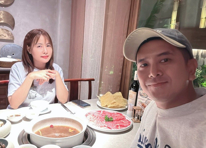 Cặp đôi tổ chức đám cưới trong tháng 7 vừa qua. Ảnh: FB Hùng Thuận.