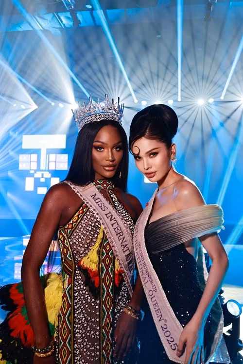 Phía ban tổ chức Hoa hậu Chuyển giới Quốc tế 2025 cho biết, Midori và Hà Tâm Như sẽ trở về quê nhà sau 1 tháng ở Thái Lan. Ảnh: FB Hà Tâm Như.