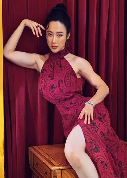 Cách đây ít năm, Angela Phương Trinh cũng chăm tập gym để tăng cơ, có vòng hai 6 múi, vòng ba nở nang. Sau đó, trước những lời khen chê vóc dáng, “bà mẹ nhí” thay đổi và trở lại hình ảnh “ngọc nữ”. Ảnh: FB Angela Phương Trinh.