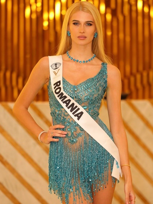 Missosology khen ngợi đại diện Romania - Kira Andreea sở hữu vẻ đẹp thanh lịch, ăn mặc tinh tế, trau chuốt và mang sức hút đậm chất thời trang cao cấp. Ảnh: Miss Intercontinental.