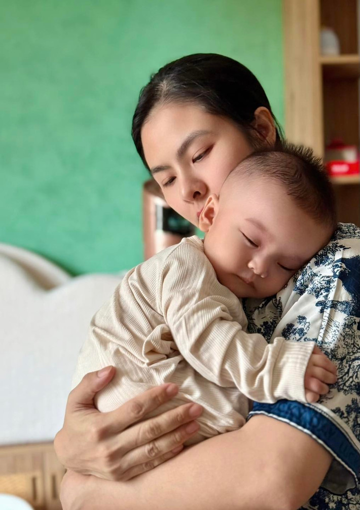 Quintin là con trai út của Vân Trang. Cậu nhóc chào đời vào tháng 10/2024, ngày càng kháu khỉnh.