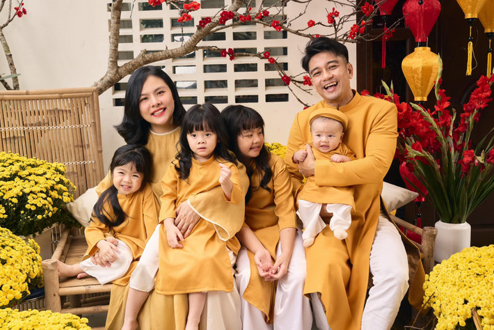 Mỗi dịp lễ Tết, Giáng sinh, cả gia đình Vân Trang ăn mặc đồng điệu, chụp ảnh kỷ niệm.