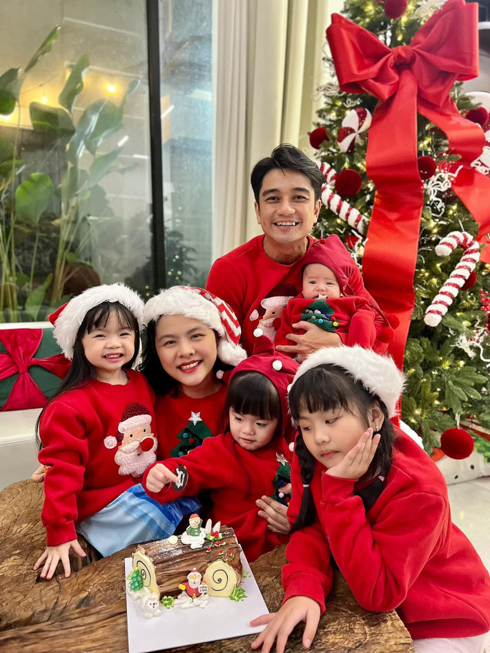 Vân Trang và chồng có khối tài sản 'không phải dạng vừa'. Cặp đôi sở hữu biệt thự 1.000 m2 và khu nghỉ dưỡng sinh thái 50.000 m2.