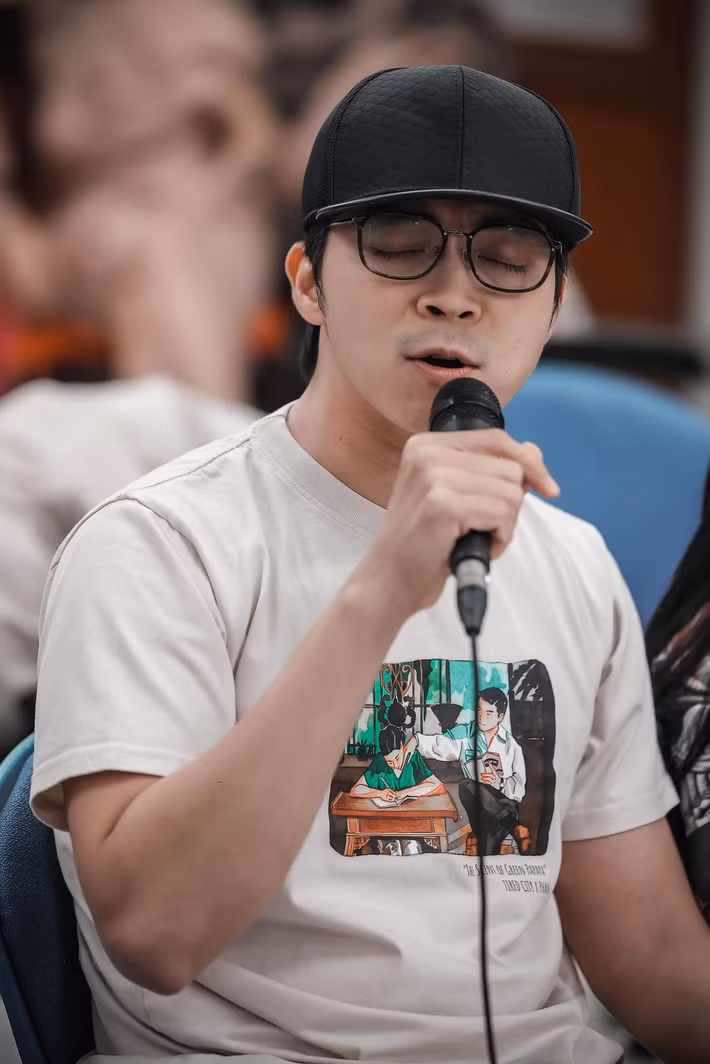 Lân Nhã xin lỗi vì không thể hoàn thành những đêm nhạc như đã lên kế hoạch từ trước. “Giai đoạn này tinh thần Nhã không tốt và Nhã rất không muốn những năng lượng không vui từ Nhã vô tình làm ảnh hưởng đến quý vị”, nam ca sĩ chia sẻ.