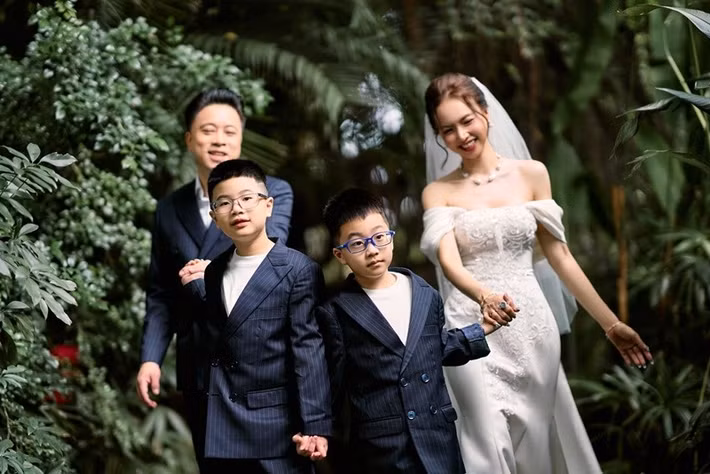“Cảm ơn vì đã tin yêu và dành trọn trái tim, tâm hồn cho em”, nữ diễn viên nhắn nhủ bạn đời.