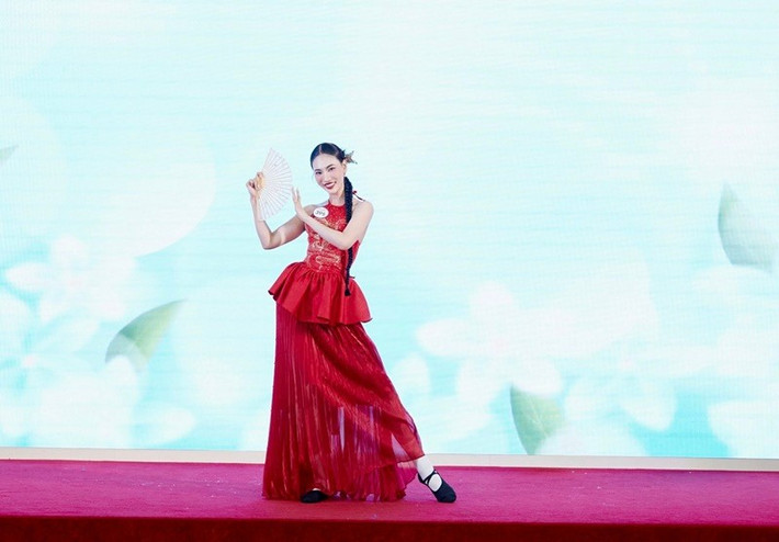 Hình ảnh Thu Thảo múa khi thi tài năng ở Hoa hậu Hoàn vũ Việt nam 2025. Ảnh: FB Thu Thảo.