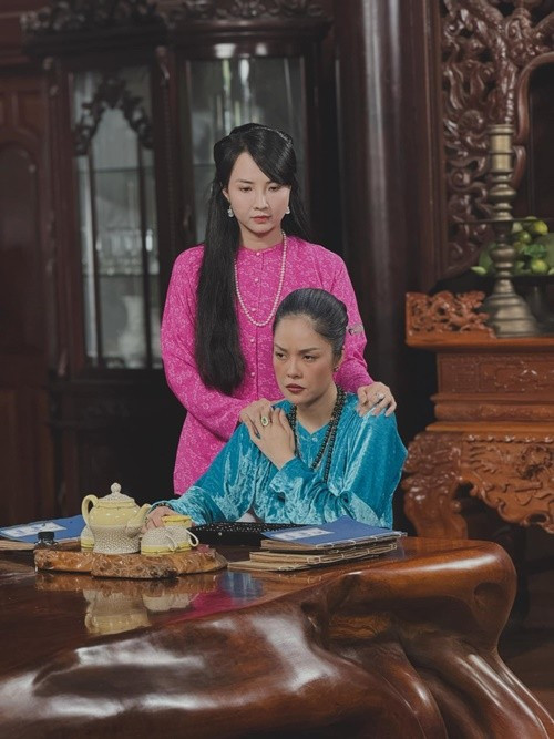 Nữ diễn viên chính thức trở lại đóng phim vào cuối năm 2024. Trước đó, vì biến cố nợ nần, cô tạm ngưng diễn xuất. Ảnh: FB Dương Cẩm Lynh.