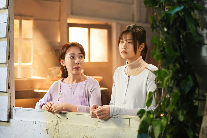 Thu Trang chia sẻ trên Tiền Phong, cô chọn Thiên Ân cho “Nụ hôn bạc tỷ” không chỉ vì lợi thế ngoại hình mà còn ở khả năng diễn xuất. Nữ diễn viên nhận thấy tiềm năng của Thiên Ân và quyết định ủng hộ cô theo đuổi con đường này. Ảnh: Tiền Phong.