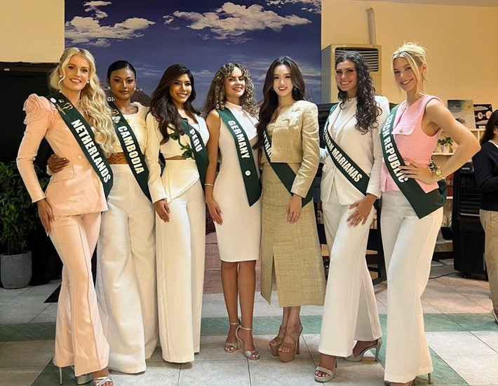 Trước khi 'mang chuông đi đánh xứ người', Mỹ Anh trau dồi kỹ năng catwalk nhờ các huấn luyện viên nước ngoài. Ảnh: FB Trịnh Mỹ Anh.