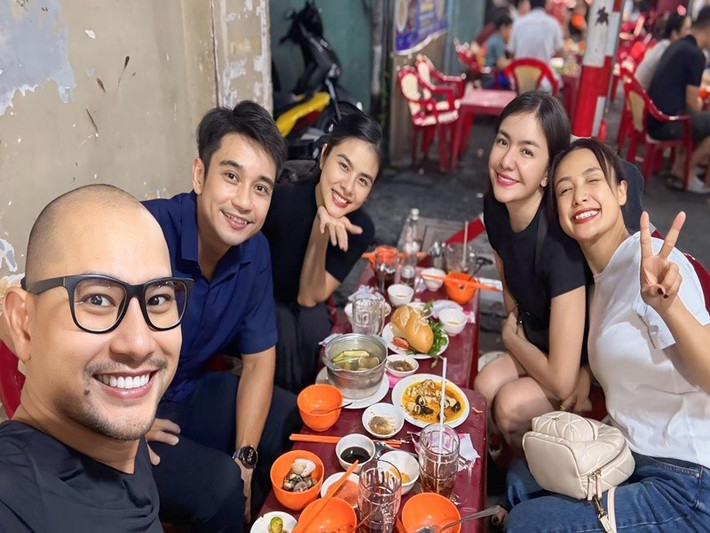 Ái Châu, Vân Trang và Lê Bê La thường xuyên tụ tập ăn uống.