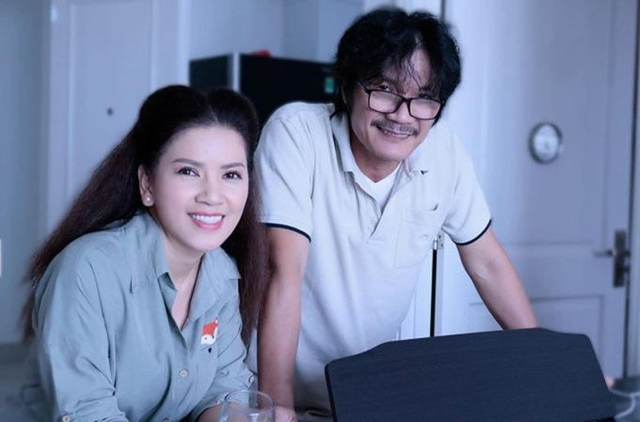 Công Ninh và Ngọc Trinh từng có 10 năm gắn bó. Sau chia tay, cả hai giữ mối quan hệ đồng nghiệp tốt đẹp. Ngọc Trinh còn thân thiết với vợ nghệ sĩ Công Ninh. Ảnh: Tiền Phong.