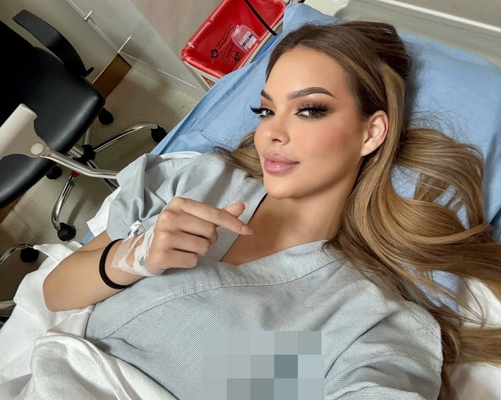 Gần đây, trong lúc tập luyện, mỹ nhân Peru bị ngã dẫn đến chấn thương đầu gối. Theo lời khuyên của bác sĩ, cô sẽ sử dụng nạng trong 1 tuần Ảnh: Instagram Flavia Lopez.