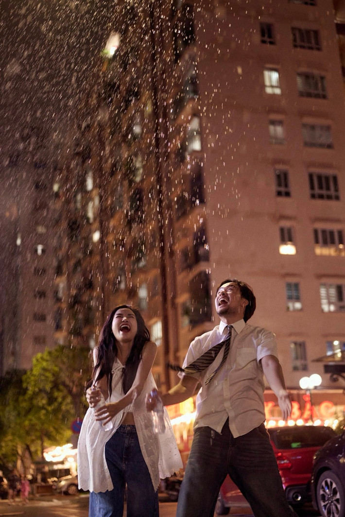 Trong cuộc phỏng vấn với Phụ Nữ Thủ Đô, Anh Đào cho biết, mỗi sáng cô vẫn được chồng chở đi làm. Vợ chồng nữ diễn viên đã có dự định có con. Ảnh: FB Anh Đào.