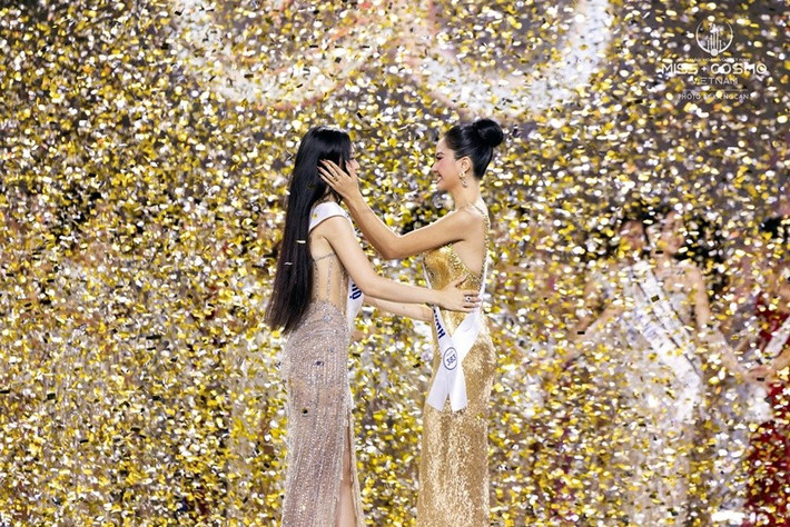 Trước chung kết Hoa hậu Hoàn vũ Việt Nam 2025, Phương Linh có thành tích ấn tượng. Cô vào top 5 Người đẹp Tài năng, top 12 Người đẹp Thời trang và top 5 Người đẹp Bản lĩnh. Ảnh: Miss Cosmo Vietnam.