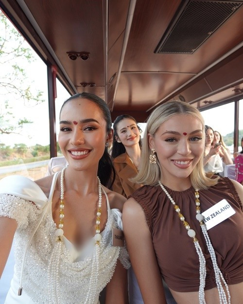 Trên trang cá nhân, Opal đăng tải nhiều ảnh chụp chung với Ý Nhi. Ảnh: FB Opal.