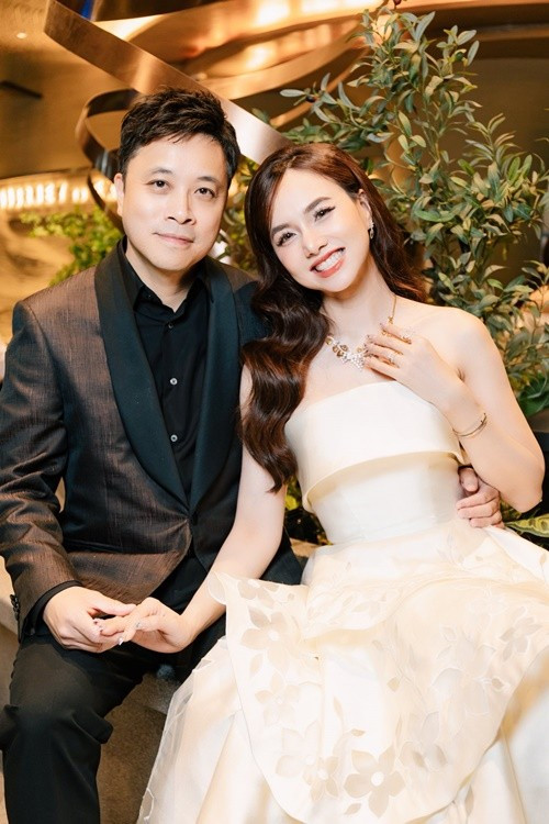 Victor Vũ kết hôn với diễn viên Đinh Ngọc Diệp năm 2016. Cặp đôi có hai con trai chung. Ảnh: FB Victor Vũ.