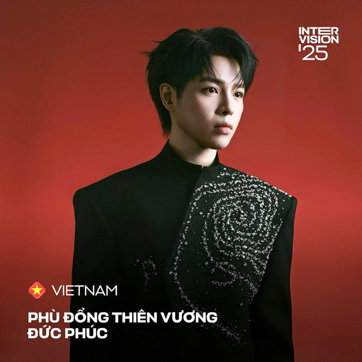 Mới đây, Đức Phúc đăng quang Intervision 2025. Theo Vietnamnet, anh đạt 422 điểm, vượt hạng hai Nomad Trio (Kyrgyzstan, 373 điểm) và hạng ba Dana Al Meer (Qatar, 369 điểm). Ảnh: FB Đức Phúc.