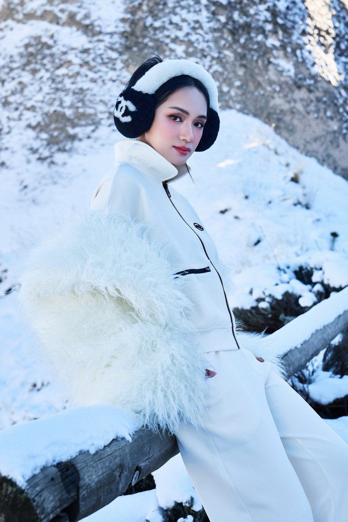 Mới đây, top 4 Vietnam Idol 2012 có màn tương tác hài hước với người hâm mộ. Ảnh: Instagram Hương Giang.