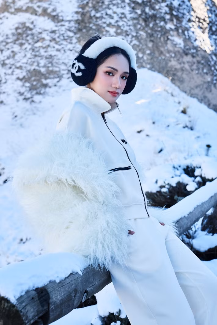 Mới đây, top 4 Vietnam Idol 2012 có màn tương tác hài hước với người hâm mộ. Ảnh: Instagram Hương Giang.