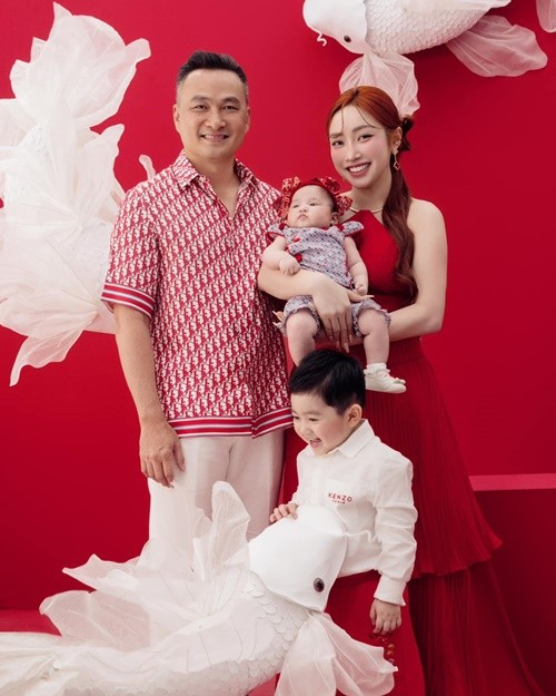 Sau 3 năm kết hôn, vợ chồng Chi Bảo có hai con chung. Ảnh: FB Thùy Chang.