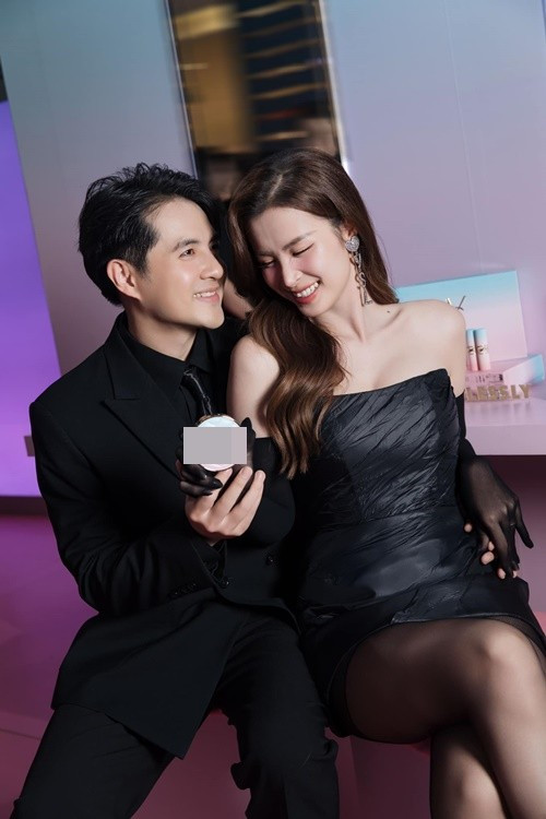 Đông Nhi và Ông Cao Thắng bắt đầu hẹn hò vào năm 2009. Đôi uyên ương tổ chức đám cưới vào năm 2019. Đến nay, tình cảm của vợ chồng Đông Nhi vẫn ngọt ngào như ngày mới yêu. Ảnh: FB Đông Nhi.