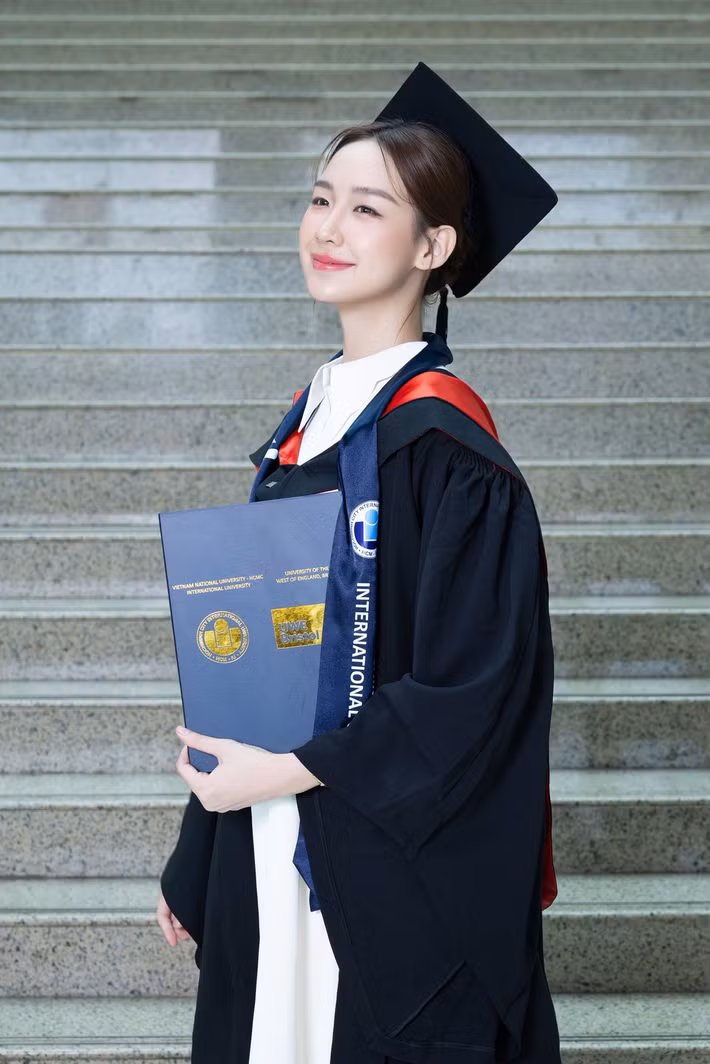 "Điều quan trọng là ta luôn tin vào chính mình và đi bằng niềm tin, lòng biết ơn, cùng trái tim hướng về những điều tốt đẹp", Bảo Ngọc trải lòng.