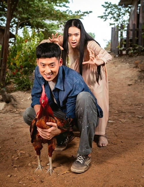 Theo Vietnamnet, Na của Diệp Bảo Ngọc trong Làm giàu với ma không chỉ hài hước, có nét ngốc nghếch mà còn thể hiện rất nhiều cung bậc nhiều cảm xúc khác nhau khi đối diện với biến cố. Ảnh: VTV.