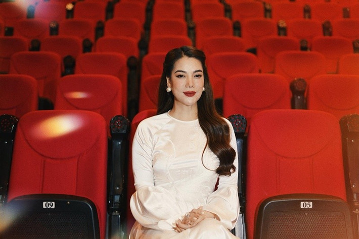 Năm 2024, Trương Ngọc Ánh công khai đòi nợ một đối tác 24 tỷ đồng. “Anh hứa ngày 30/4 là lần cuối sau 100 lần hứa vẫn không thanh toán 1 đồng, không có chút thiện chí nào. Các giấy xác nhận công nợ và lịch thanh toán cũng đã ký nhiều lần. Bên em cho anh thanh toán làm 50 lần cũng được để chia sẻ khó khăn nhưng 10 lần hứa cũng 3 lần đúng giúp em anh cũng không làm được", nữ diễn viên viết trên trang cá nhân. Ảnh: FB Trương Ngọc Ánh.