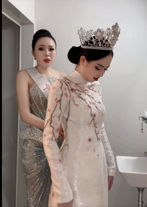 Kiều Duy bày tỏ tình cảm với Thanh Thủy: "Thương lắm, cảm ơn chị Thủy nhiều nhiều và chúc mừng chị đã có một nhiệm kỳ rực rỡ".