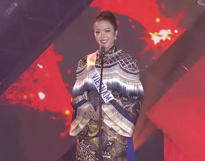 Ở Miss International 2025, Kiều Duy giành giải nhì phần thi Trang phục dân tộc.