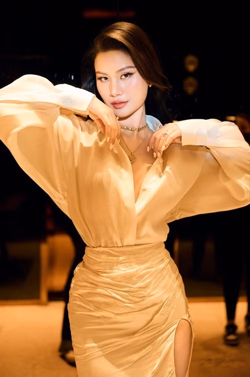 Hương Ly được gọi là "mỹ nhân 10 năm chăn trâu" bởi ngày nhỏ, cô từng chăn trâu phụ giúp gia đình. Hiện tại, Hương Ly có cuộc sống sang chảnh. Ảnh: Instagram Hương Ly.