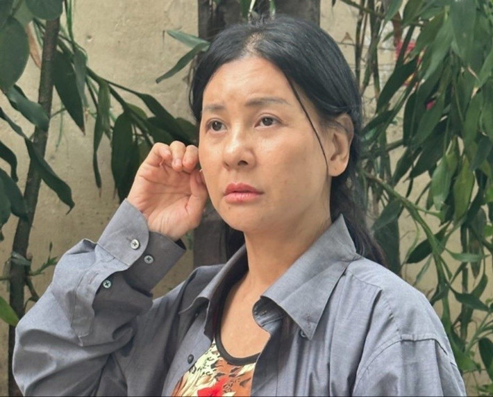 Dù đóng phim Tiệm cầm đồ: Có chơi có chịu, Cát Phượng lại chê tác phẩm này. Theo Znews, đại diện nhà sản xuất phim tuyên bố dùng pháp lý giải quyết đối với vụ việc của Cát Phượng. Ảnh: Tiền Phong.