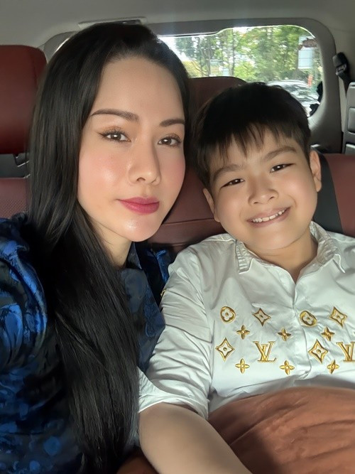 Mỗi cuối tuần, Nhật Kim Anh lại đón bé Tin - con trai đầu lòng đi chơi. Ảnh: FB Nhật Kim Anh.