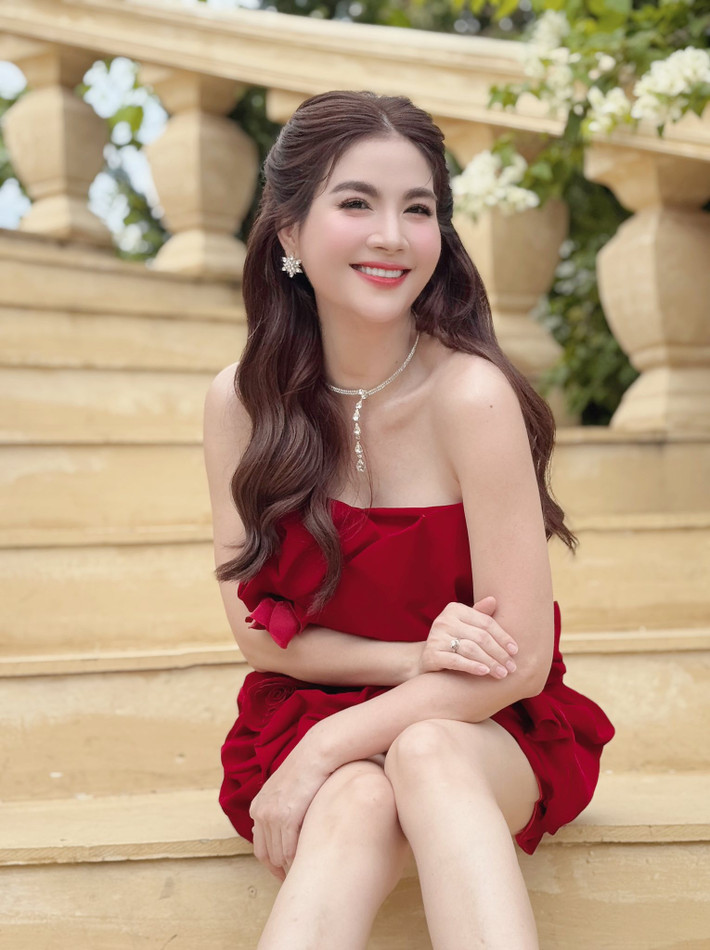 Kha Ly sinh con gái đầu lòng cách đây 1 năm. Cô bạn thân của Vân Trang hiện tại sở hữu nhan sắc mặn nà hơn thời còn son rỗi. Ảnh: FB Kha Ly.