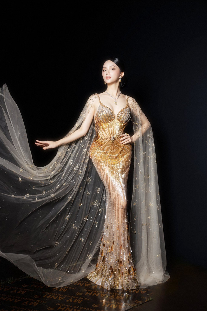 Trong khi đó, Hương Giang góp mặt tại Miss Grand International All Stars 2026 – sân chơi quy tụ nhiều mỹ nhân từng tạo tiếng vang, đòi hỏi bản lĩnh sân khấu và cá tính rõ nét. Ảnh: FB Hương Giang.