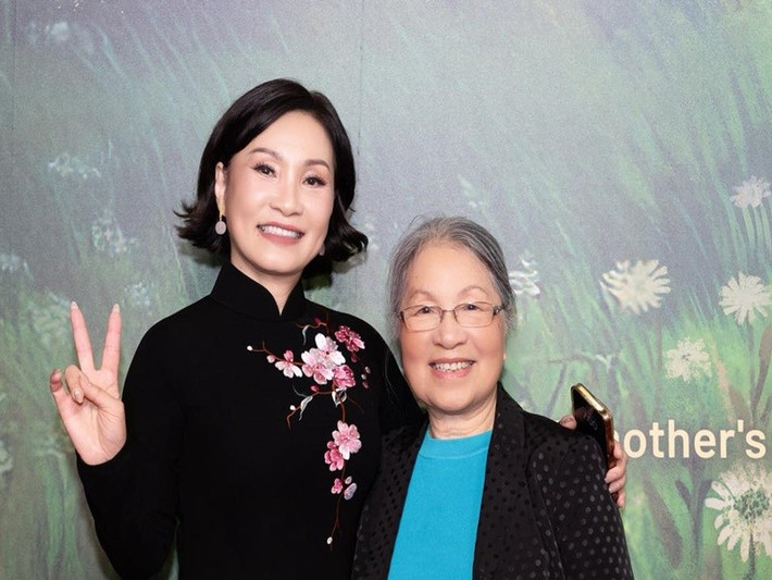 Ở mảng truyền hình, chị tham gia các phim như Gia đình số đỏ, Gia đình vui nhộn, Phượng khấu… Trên màn ảnh rộng, Hồng Đào xuất hiện trong nhiều dự án như “Thưa mẹ con đi”, “Mai”, “Hoa hậu giang hồ”, “Cua lại vợ bầu”, “Linh miêu: Quỷ nhập tràng”, “Mang mẹ đi bỏ”. Ảnh: FB Hồng Đào.