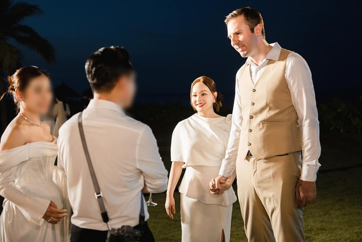 Đến nay, Lan Phương vẫn giữ những bức ảnh tình cảm bên David Duffy. Ảnh: FB Lan Phương.