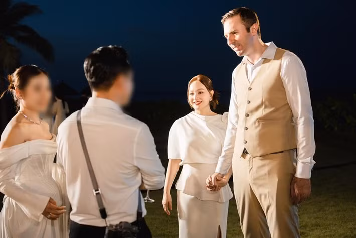 Đến nay, Lan Phương vẫn giữ những bức ảnh tình cảm bên David Duffy. Ảnh: FB Lan Phương.