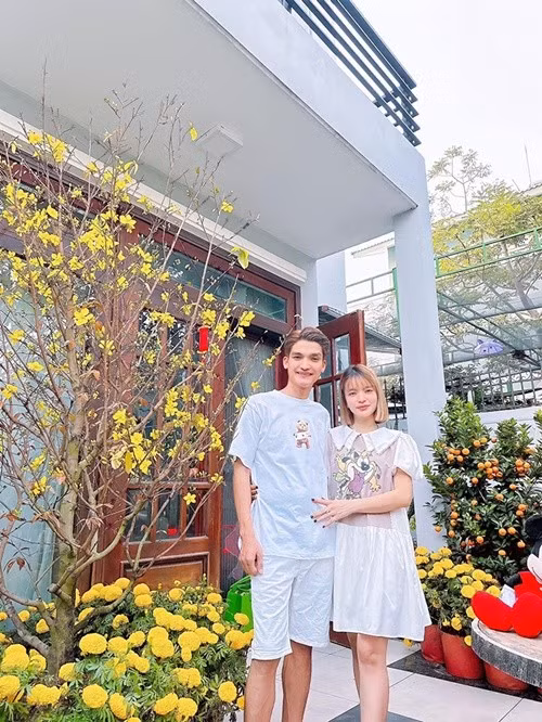 Mạc Văn Khoa chia sẻ trên Sức Khoẻ Đời Sống, ngày nhỏ, anh háo hức chờ Tết đến, thậm chí trước cả tháng hay nửa tháng, anh đã đếm từng ngày bởi vì ngày Tết, anh được mua quần áo mới, nhận lì xì. Ảnh: FB Mạc Văn Khoa.