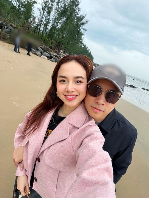 Giữa lịch làm việc bận rộn, cặp đôi vẫn ưu tiên thời gian cho gia đình và các con.