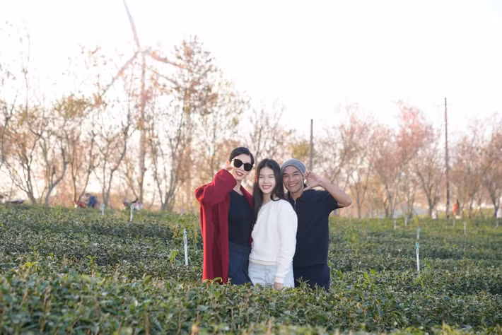 Bé Thỏ - con gái riêng của Xuân Lan, nhận được sự quan tâm và chăm sóc từ đạo diễn Ngọc Lâm như con ruột. Hiện tại, ở tuổi 13, bé Thỏ cao gần bằng mẹ và tham gia nhiều hoạt động trình diễn thời trang.