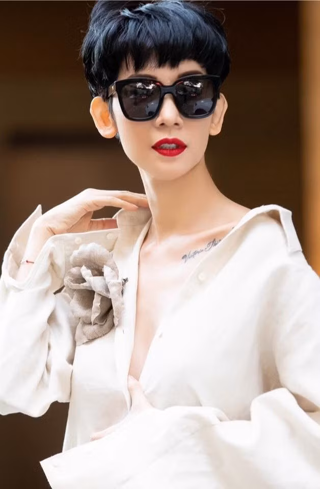 Với thần thái riêng cùng lối trình diễn cá tính, Xuân Lan từng được giới chuyên môn và khán giả ưu ái gọi là ‘Kate Moss Việt Nam’.