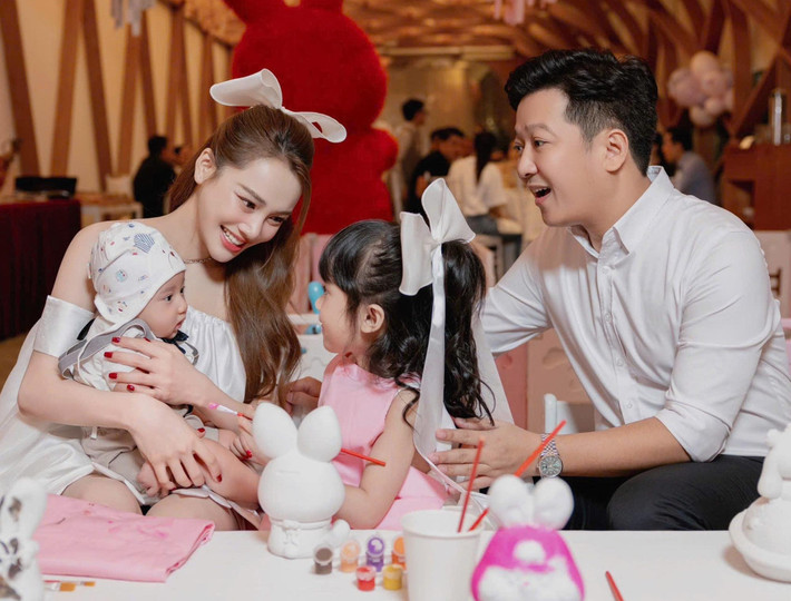 Cặp đôi diễn viên có con gái đầu lòng Destiny vào năm 2019 và con trai Hope vào năm 2023. Ảnh: FB Trường Giang.