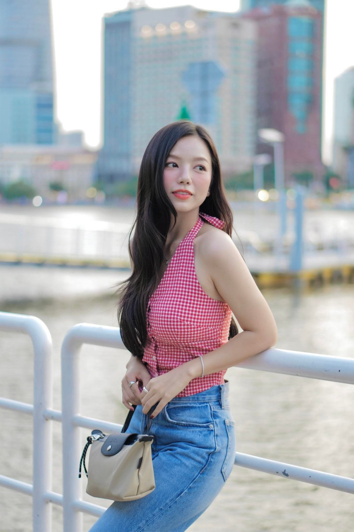 Nữ diễn viên sinh năm 1995 đặt ra tiêu chí bạn trai sẽ là người tinh tế, tử tế, đẹp trai và có điều kiện kinh tế. Ảnh: FB Lê Hạ Anh.