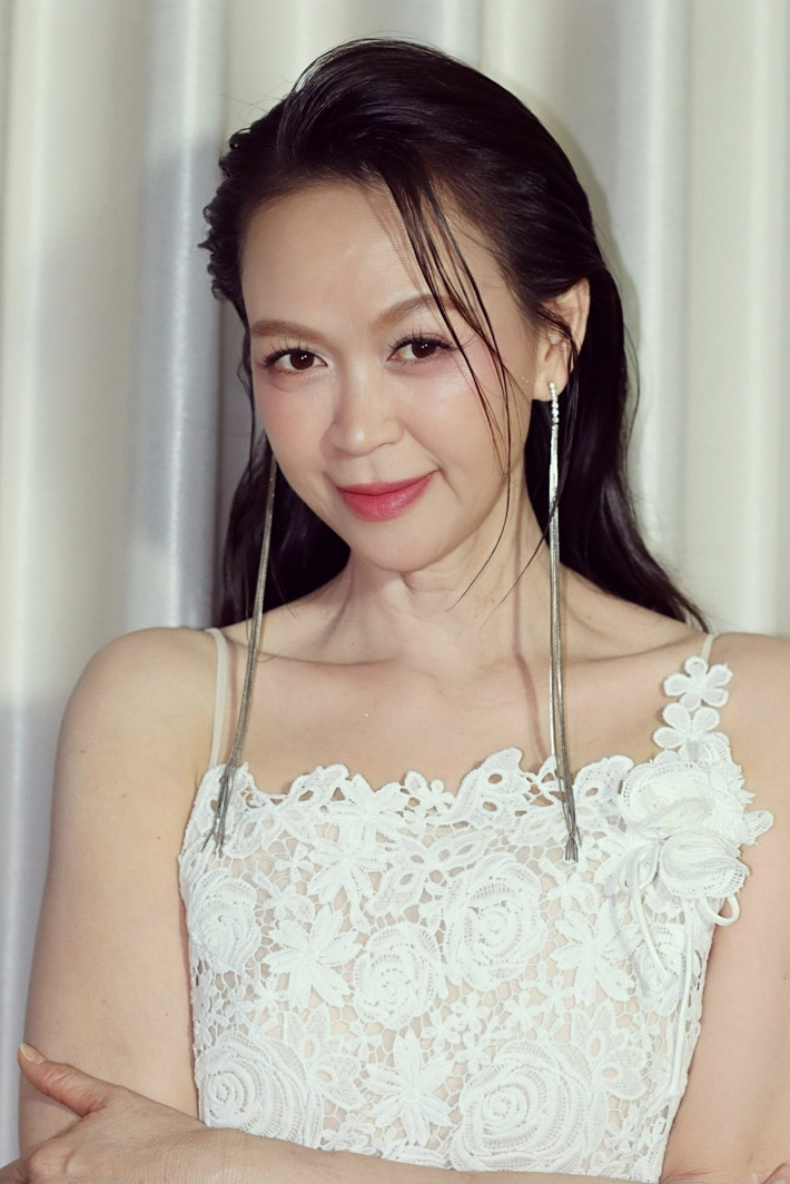 Sau khi kết hôn, Ngọc Nga tập trung chăm sóc gia đình và các con nhỏ. Sau khi con đã trưởng thành, cô trở lại với nghệ thuật. Ngọc Nga đóng vai phụ trong các dự án điện ảnh như: Con Nhót mót chồng, Mai..